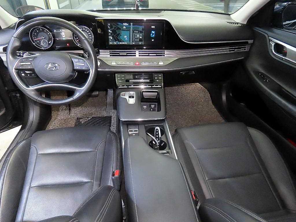 HYUNDAI Grandeur - Vista 10