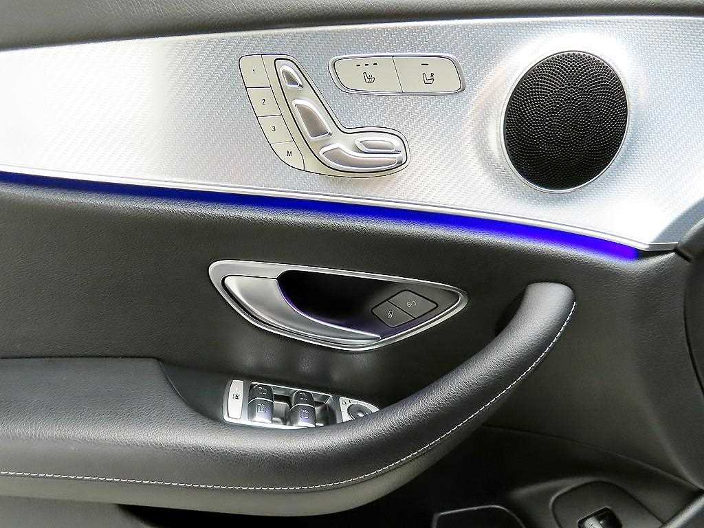 Mercedes Benz E class - Vista 11