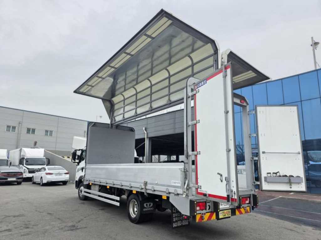 medium and large cargo truck - Vista 10