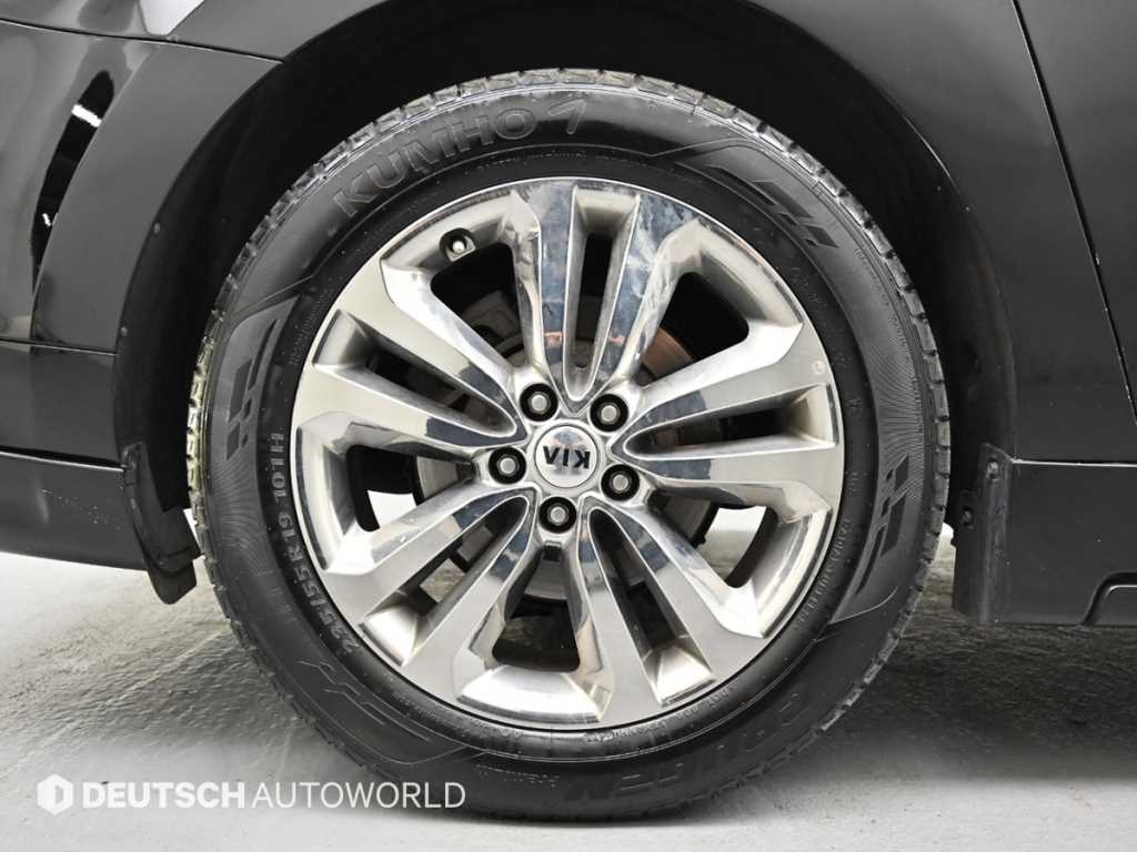 KIA Carnival - Vista 5