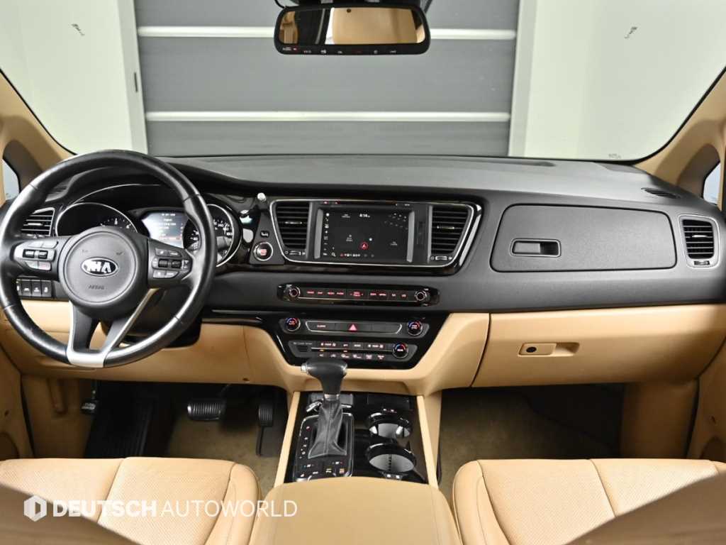 KIA Carnival - Vista 7