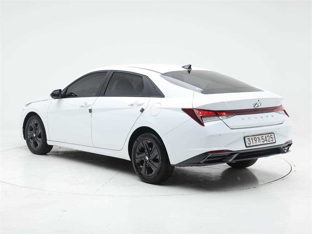 HYUNDAI Avante - Vista 4