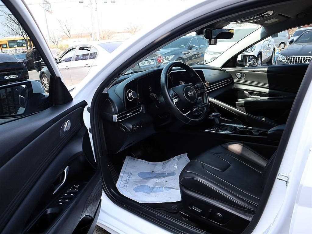 HYUNDAI Avante - Vista 6