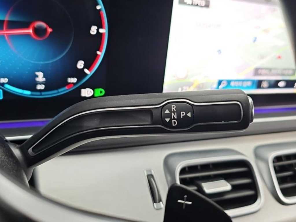 Mercedes Benz GLE Class - Vista 12