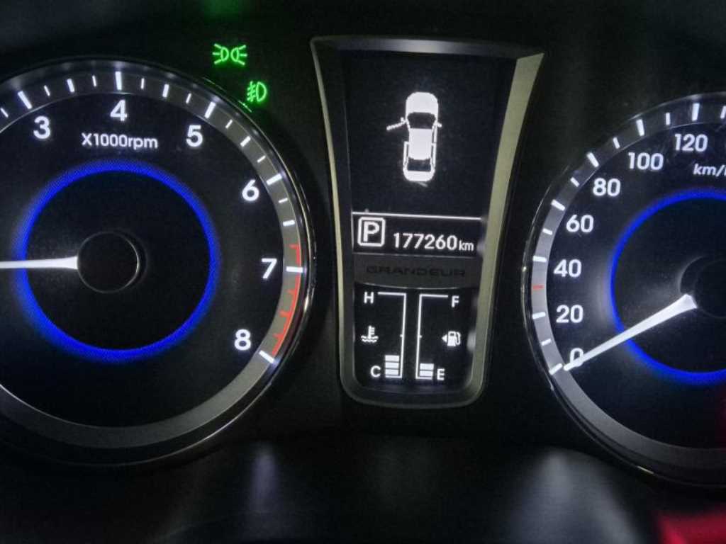 HYUNDAI Grandeur - Vista 6