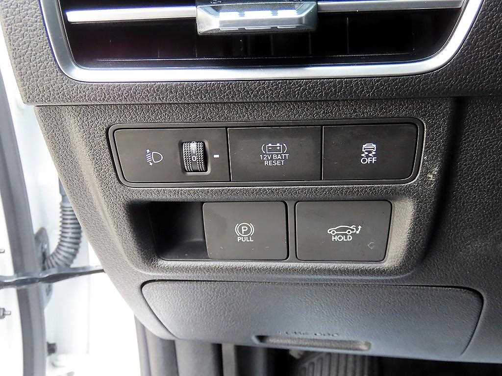 HYUNDAI Sonata - Vista 12