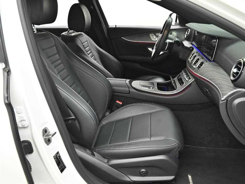 Mercedes Benz E class - Vista 10