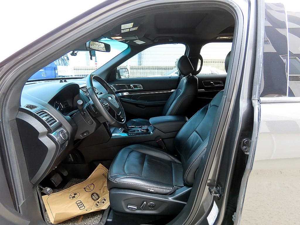 Ford Explorer - Vista 5