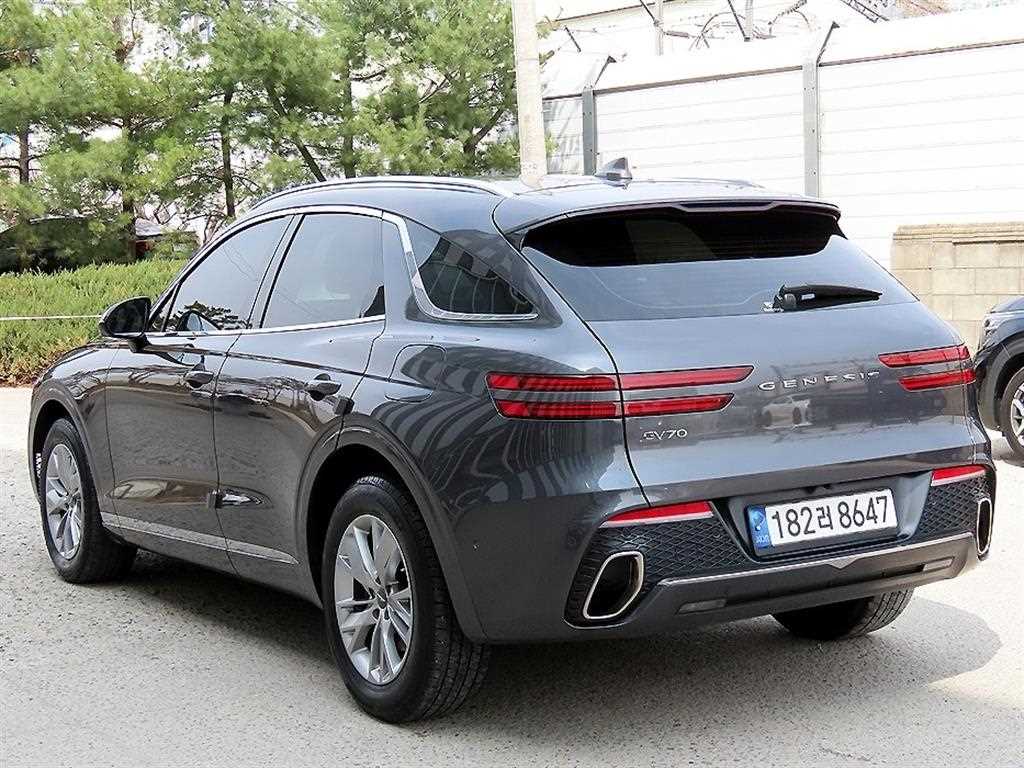 Genesis GV70 - Vista 3
