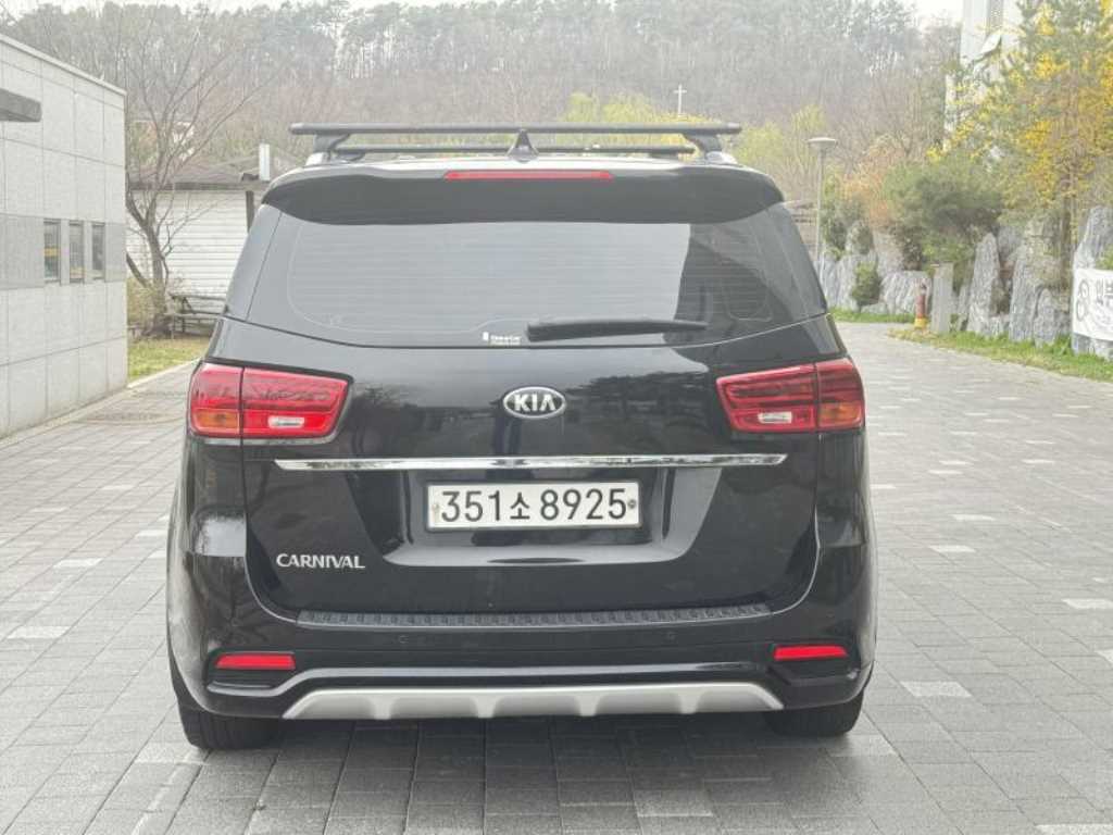 KIA Carnival - Vista 3