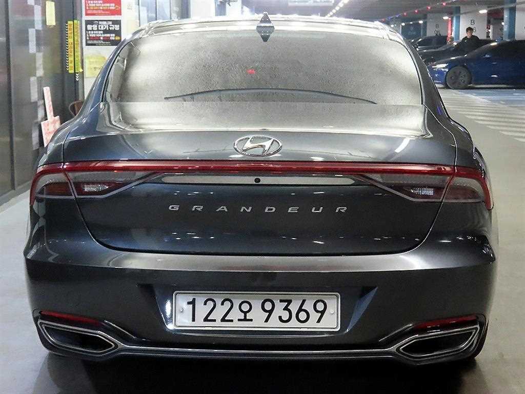 HYUNDAI Grandeur - Vista 5