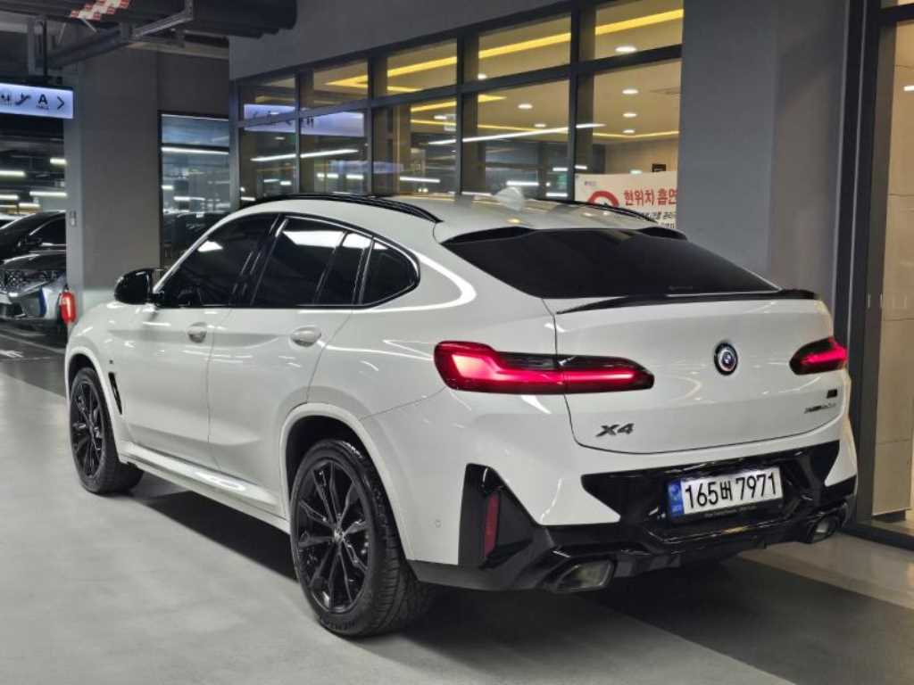 BMW X4 - Vista 4