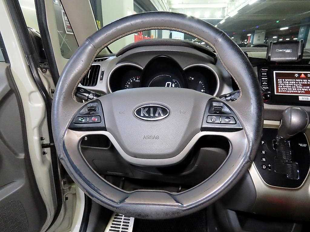 KIA Ray - Vista 8