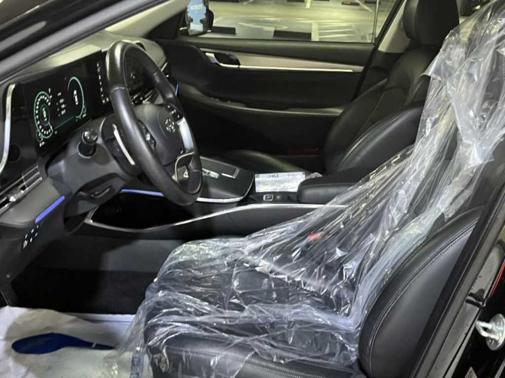 HYUNDAI Grandeur - Vista 12