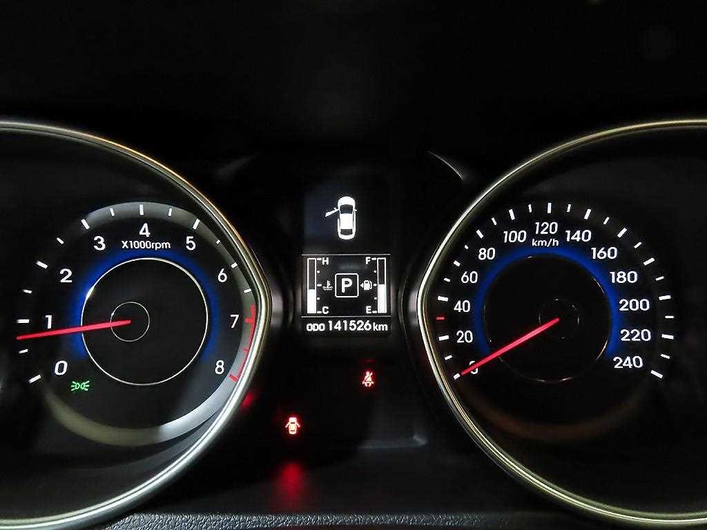 HYUNDAI Avante - Vista 9