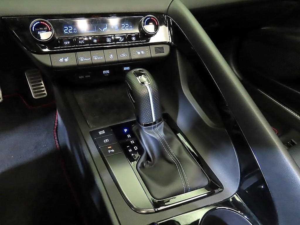 HYUNDAI Avante - Vista 12