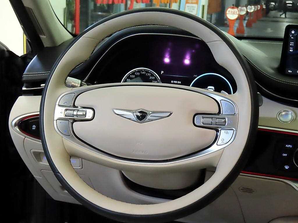 Genesis GV70 - Vista 8