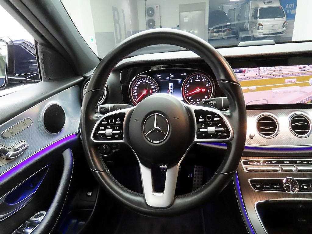 Mercedes Benz E class - Vista 7