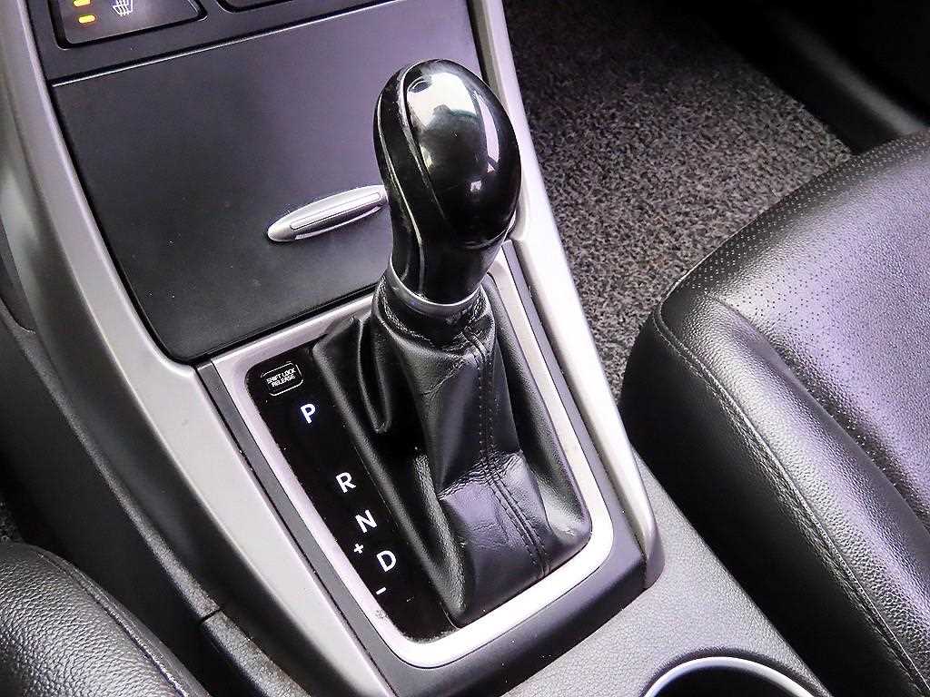 HYUNDAI Avante - Vista 11