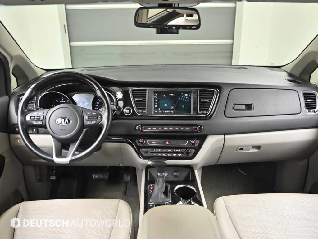 KIA Carnival - Vista 7