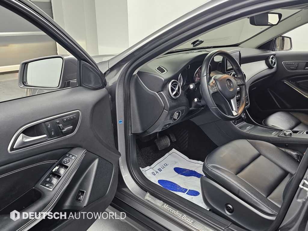 Mercedes Benz GLA Class - Vista 11