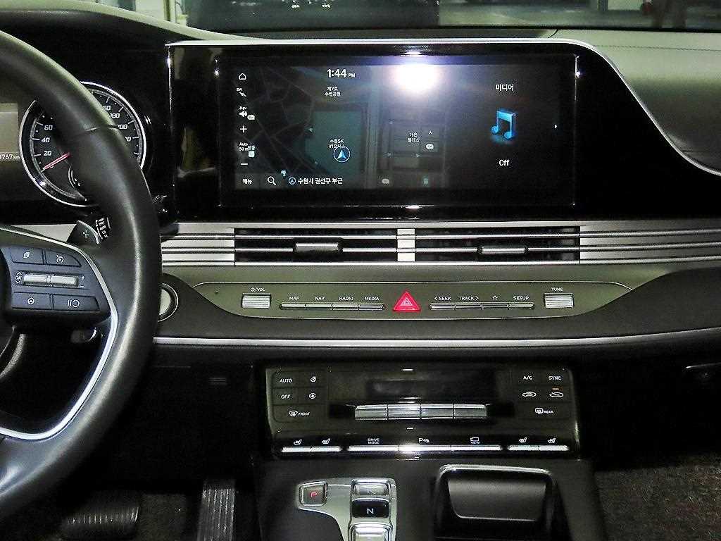 HYUNDAI Grandeur - Vista 11