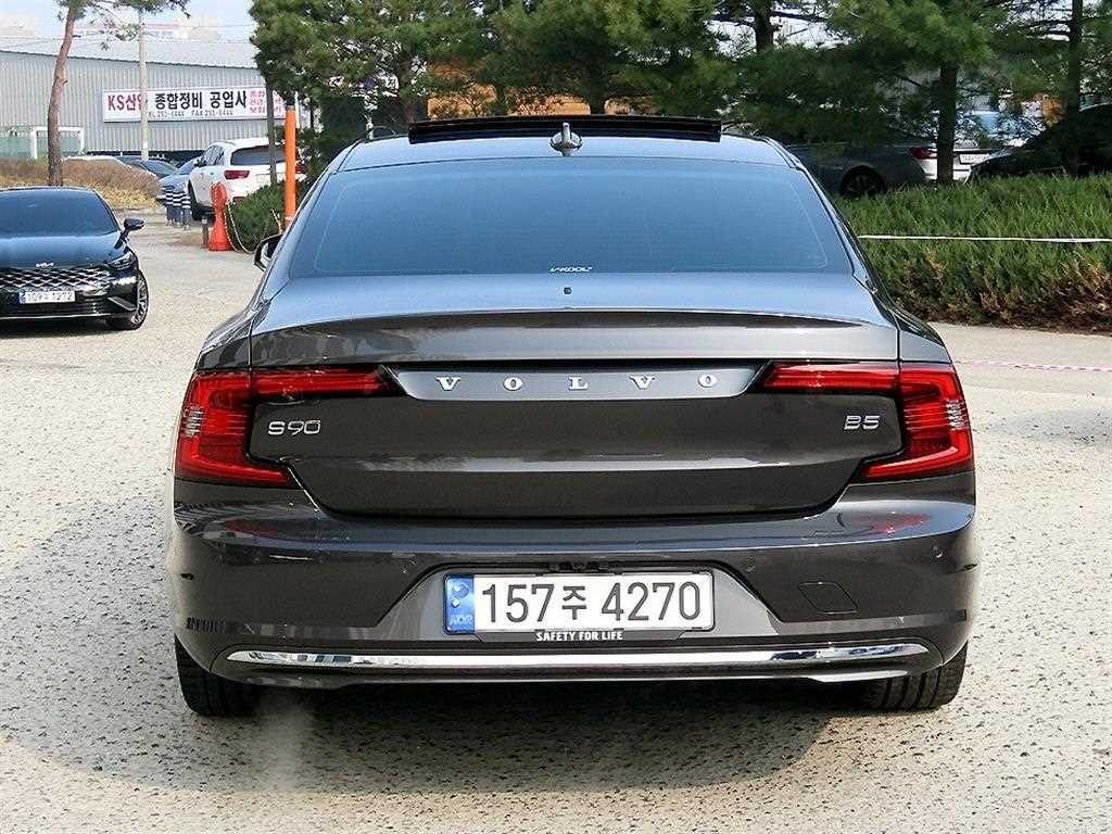 Volvo S90 - Vista 4