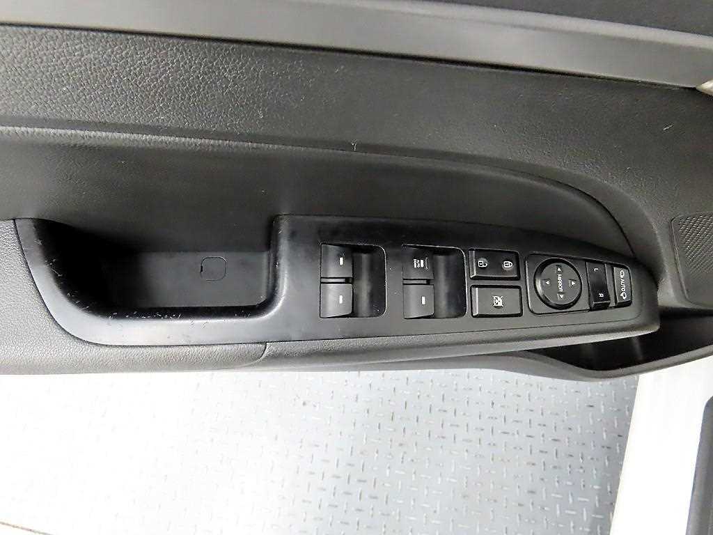 HYUNDAI Avante - Vista 11