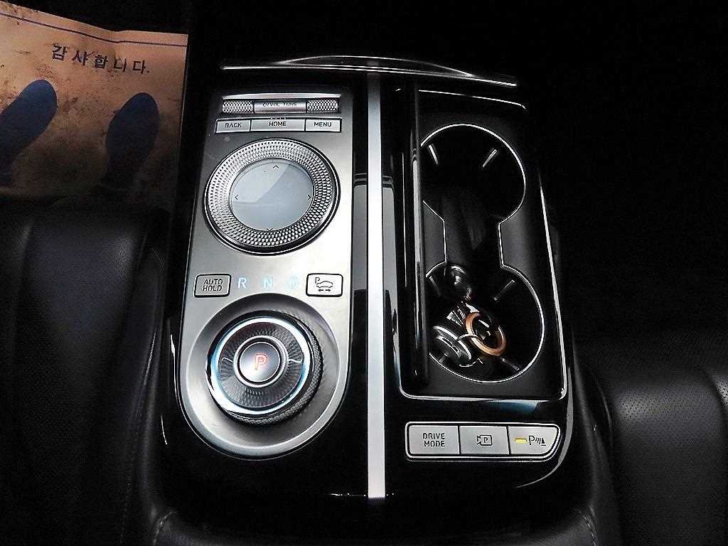 Genesis G80 - Vista 10