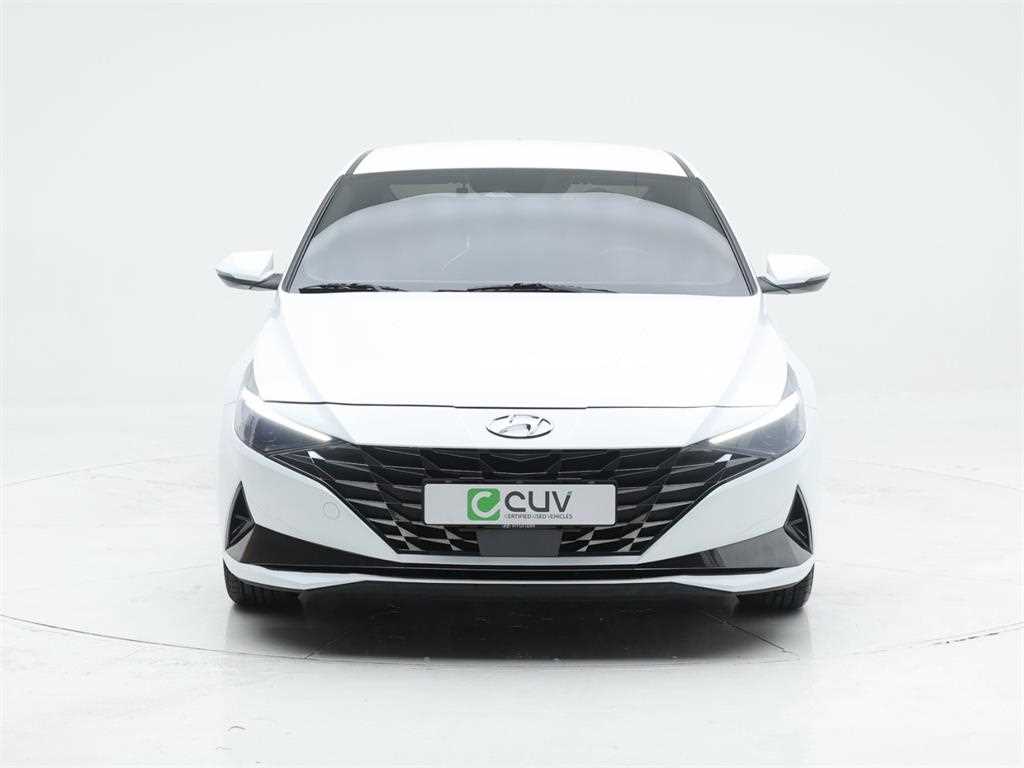 HYUNDAI Avante - Vista 2