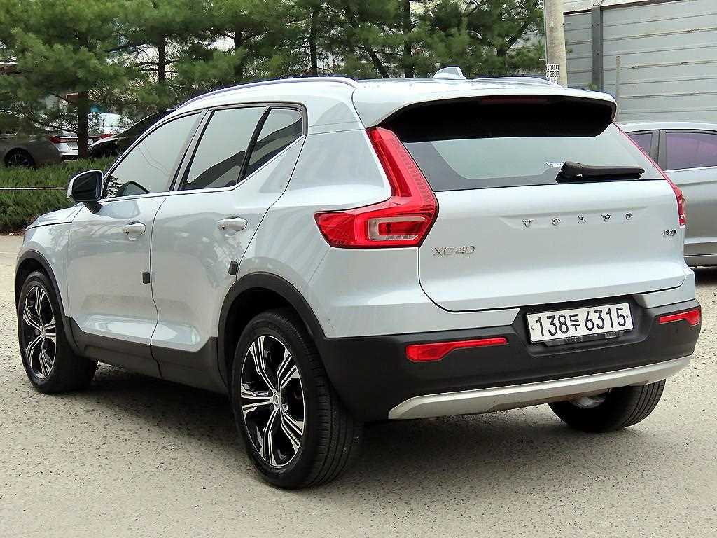 Volvo XC40 - Vista 3