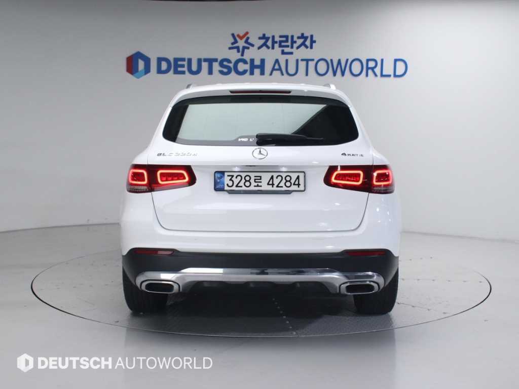 Mercedes Benz GLC Class - Vista 4