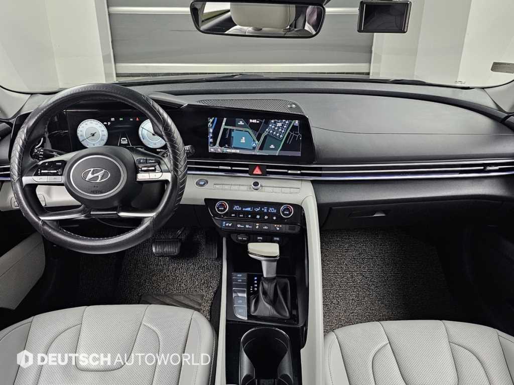 HYUNDAI Avante - Vista 7