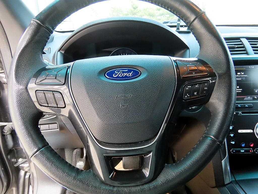 Ford Explorer - Vista 8