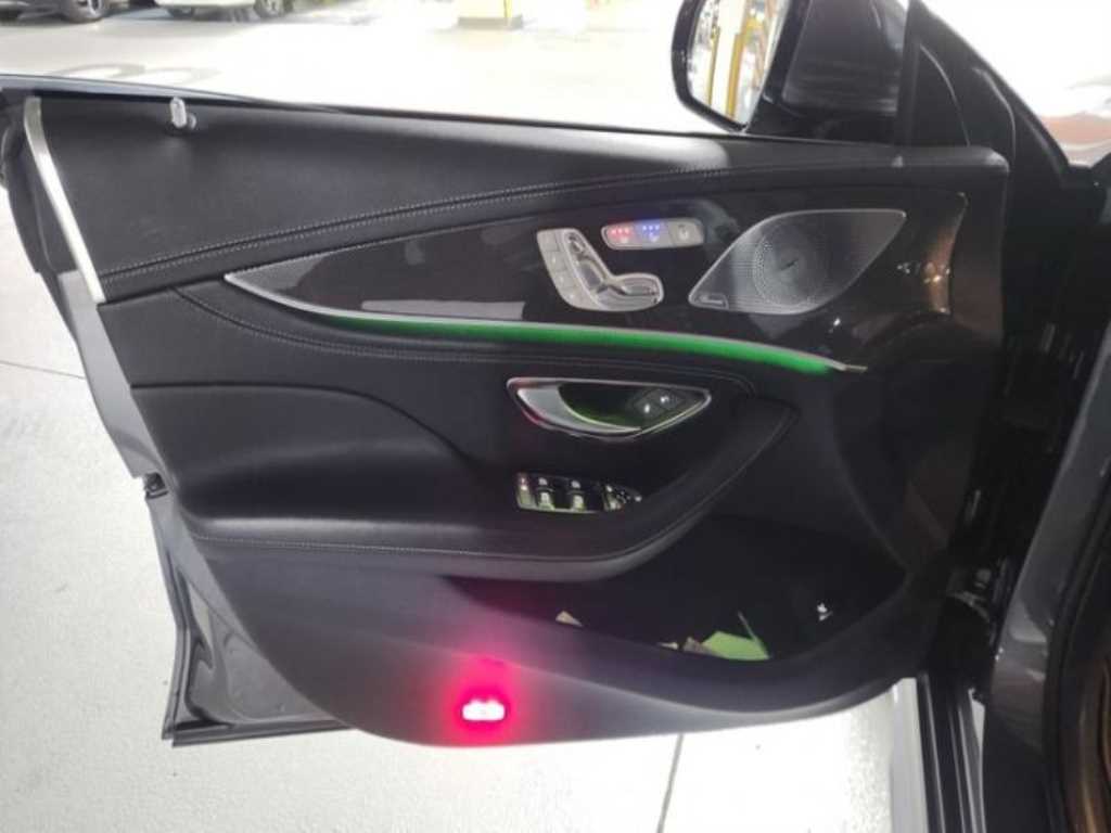 Mercedes Benz CLS Class - Vista 9