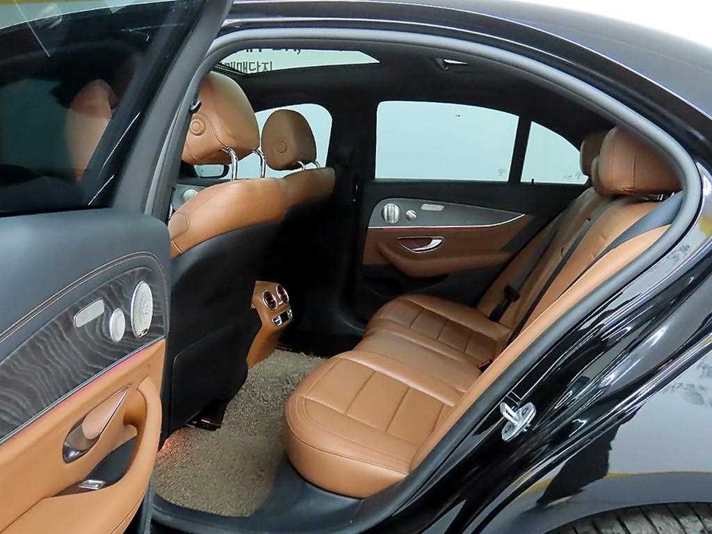 Mercedes Benz E class - Vista 6