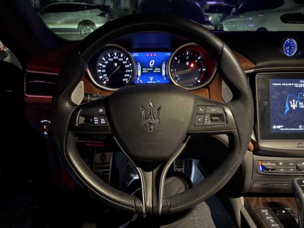 Maserati Ghibli - Vista 5