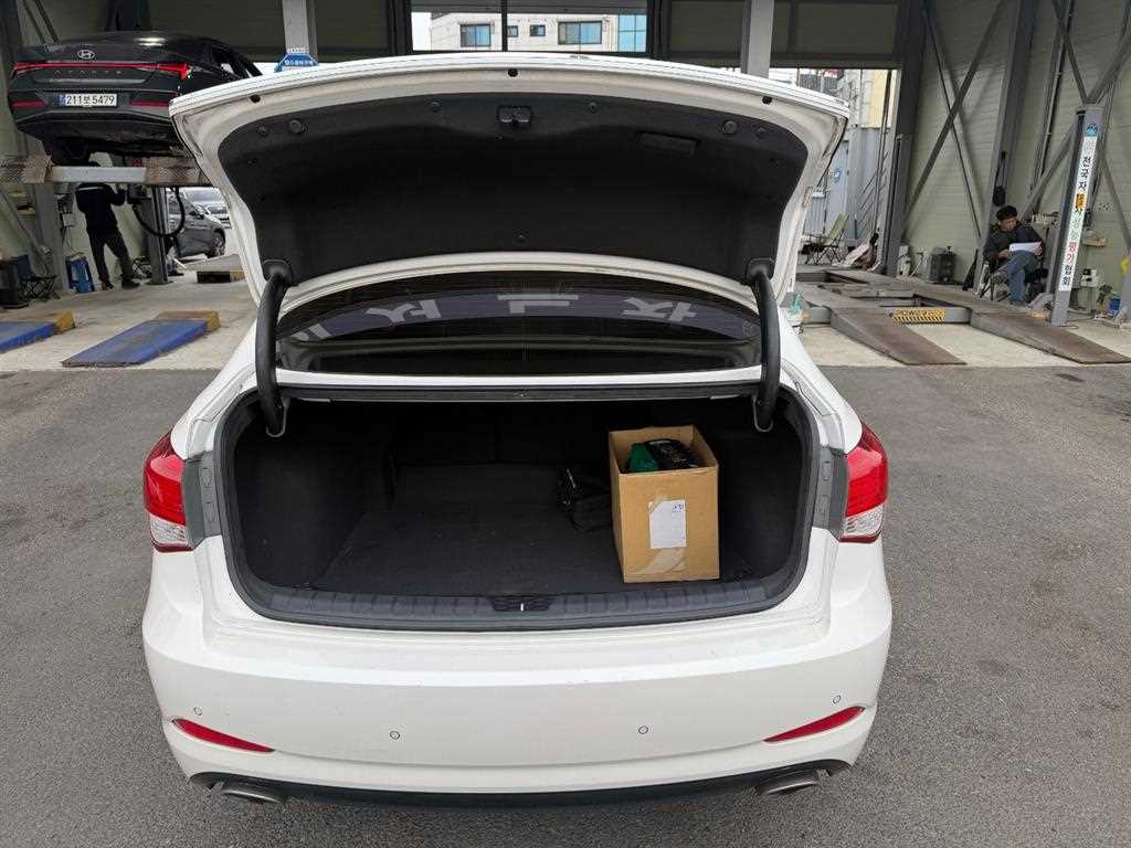 HYUNDAI i40 - Vista 5