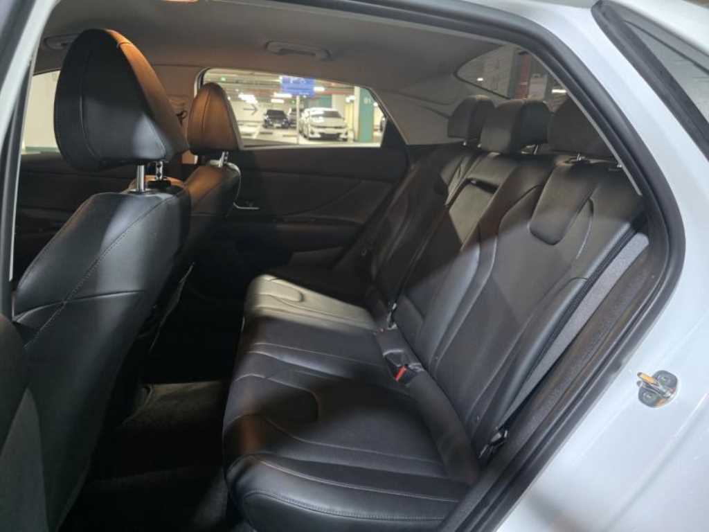 HYUNDAI Avante - Vista 8