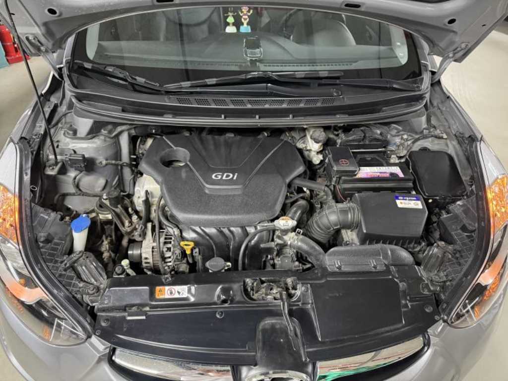 HYUNDAI Avante 2012 Plateado - Importación desde Corea - HF Imports Iquique - Foto 15