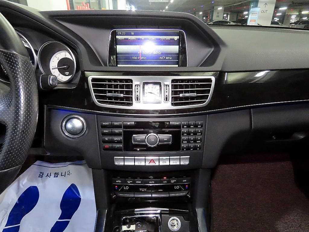 Mercedes Benz E class - Vista 11