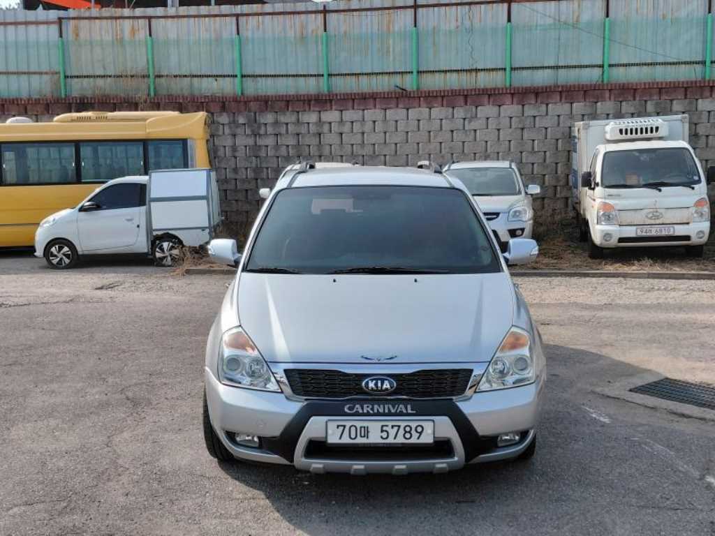 KIA Carnival - Vista 4