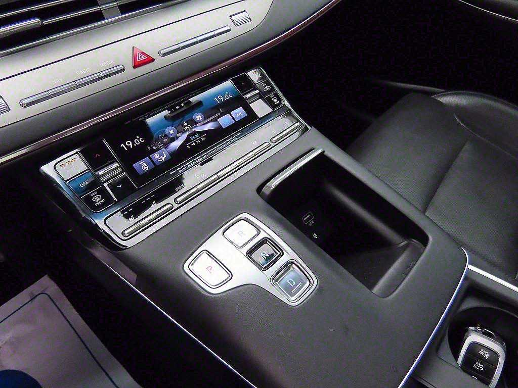 HYUNDAI Grandeur - Vista 11