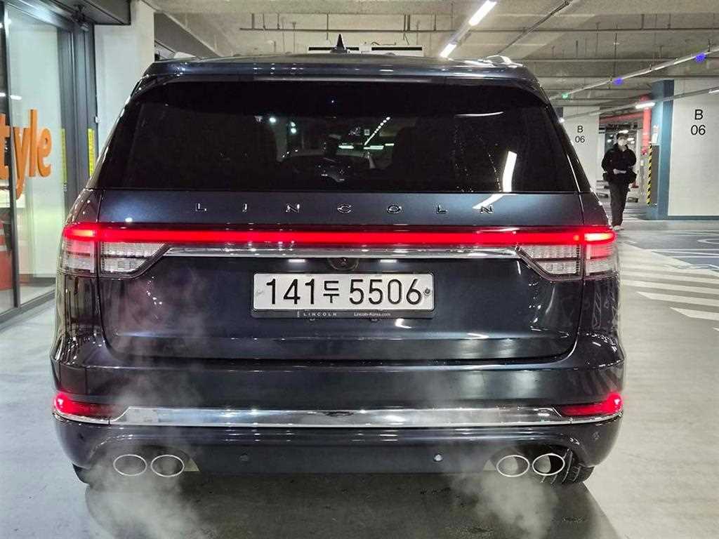 Lincoln Aviator - Vista 5