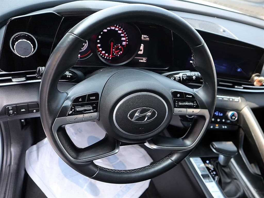 HYUNDAI Avante - Vista 8