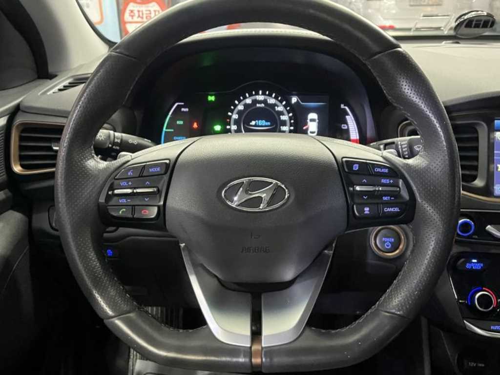 HYUNDAI Ioniq - Vista 11