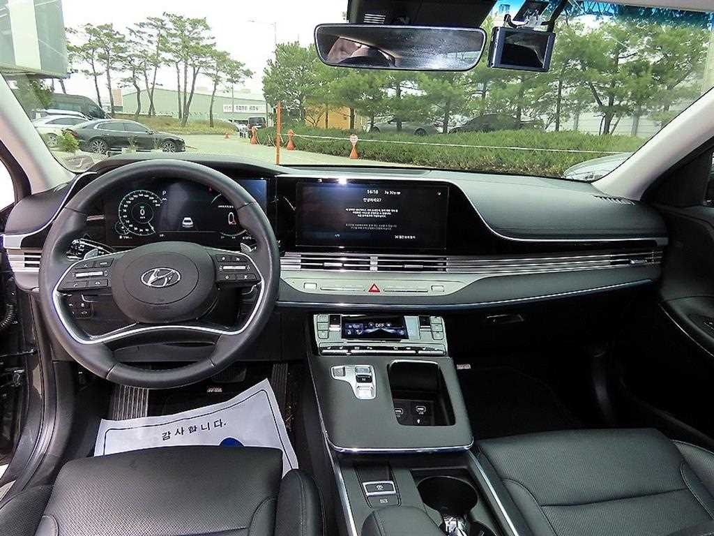 HYUNDAI Grandeur - Vista 7