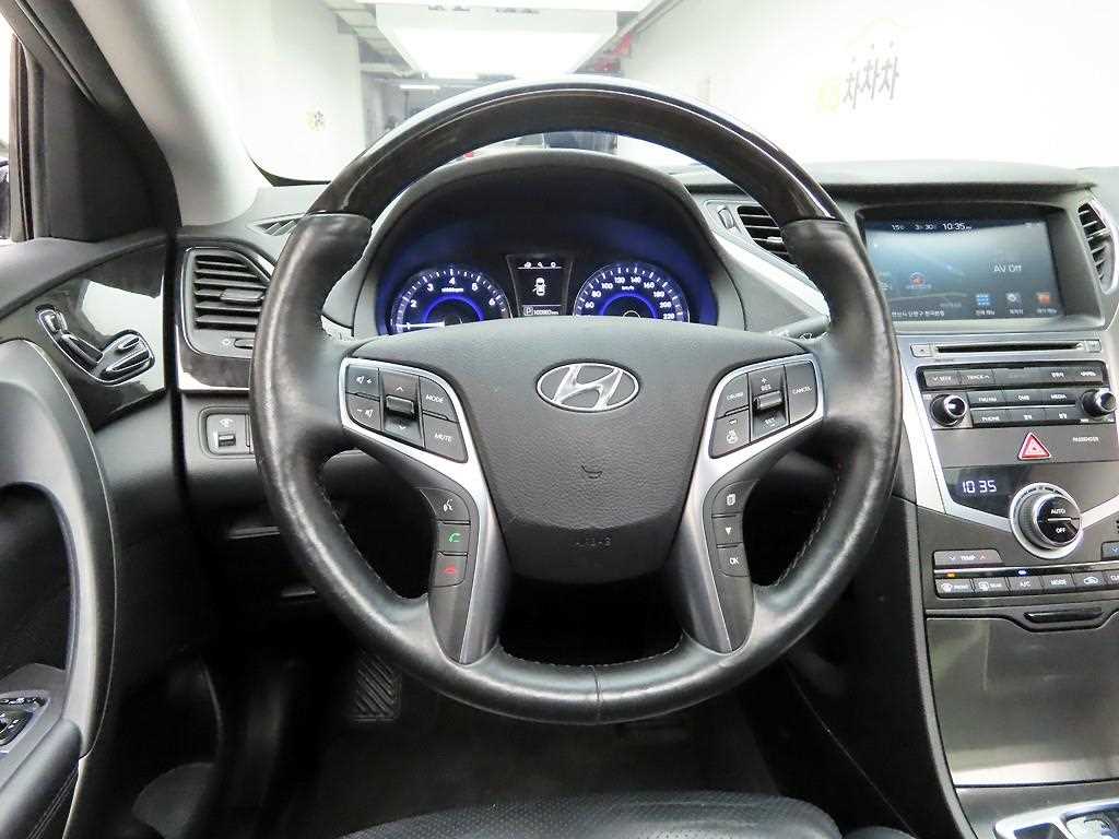 HYUNDAI Grandeur - Vista 7