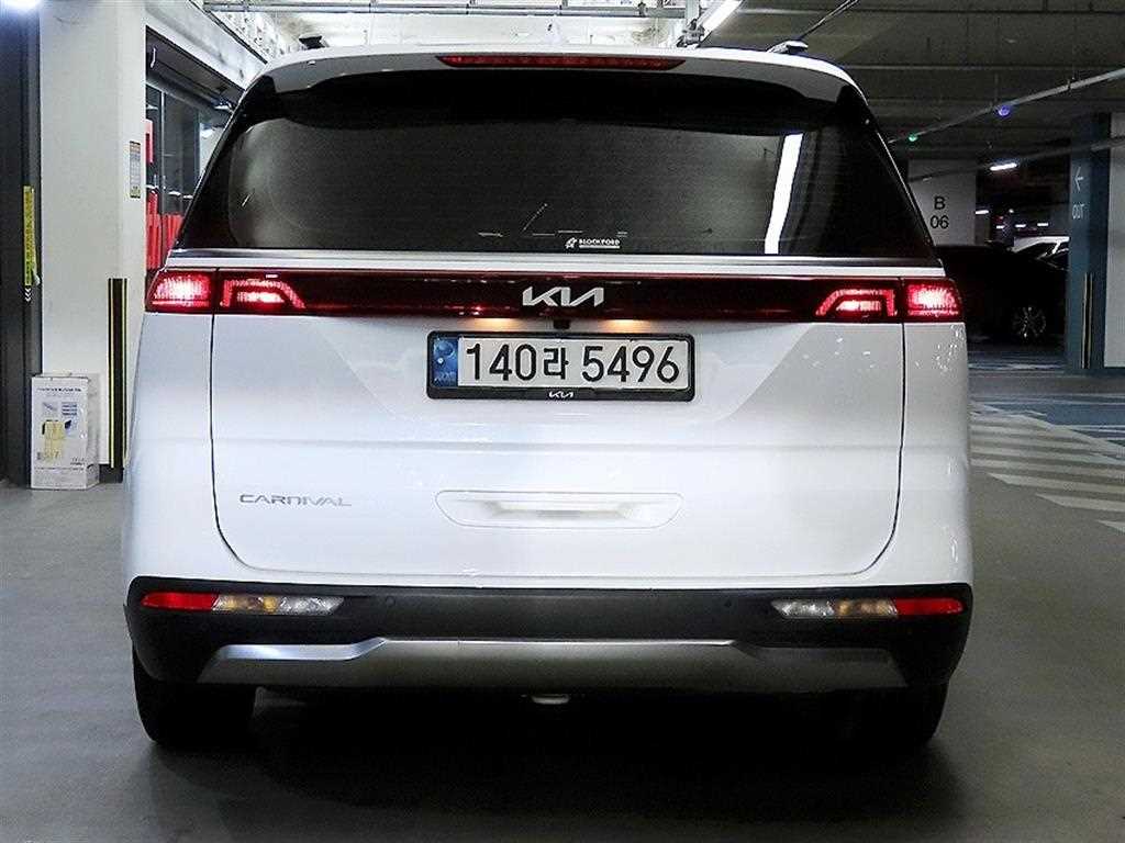 KIA Carnival - Vista 5