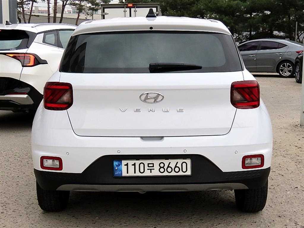 HYUNDAI Venue - Vista 4